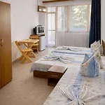 Guest house къщта за гости «уют» *